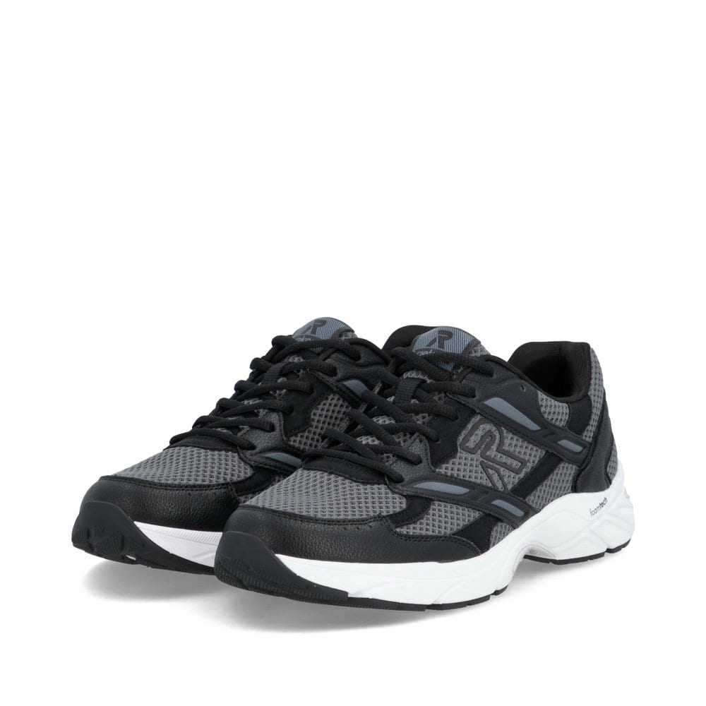 Graue Rieker Herren Sneaker Low U4200-45 mit Schnürung sowie flexibler Sohle. Schuhpaar seitlich schräg.
