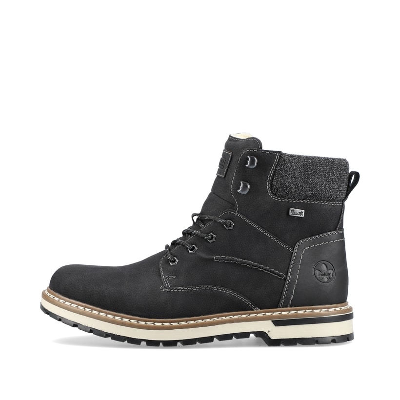 
Tiefschwarze Rieker Herren Schnürstiefel F3832-00 mit einer robusten Profilsohle. Schuh Außenseite