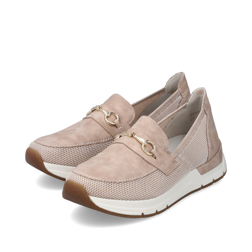 Zartrosane vegane Rieker Damen Loafer 58955-31 mit einem Elastikeinsatz. Schuhpaar seitlich schräg.