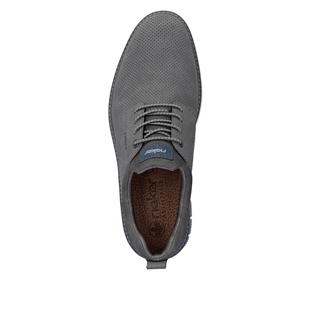 Graue Rieker Herren Slipper 14450-42 mit einem Gummizug sowie Komfortweite G 1/2. Schuh von oben.
