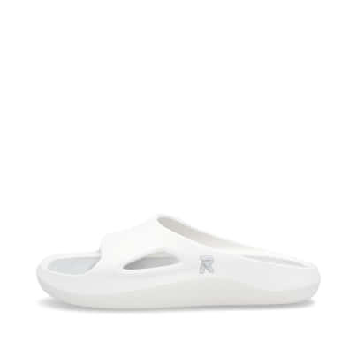 Weiße Rieker Herren Pantoletten U3450-80 mit ultraleichter und flexibler Sohle. Schuh Außenseite.