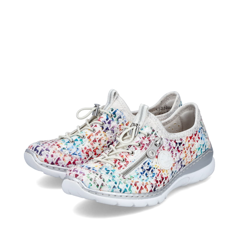 Mehrfarbige Rieker Damen Slipper L3252-90 mit Deko-Reißverschluss sowie Gummizug. Schuhpaar seitlich schräg.