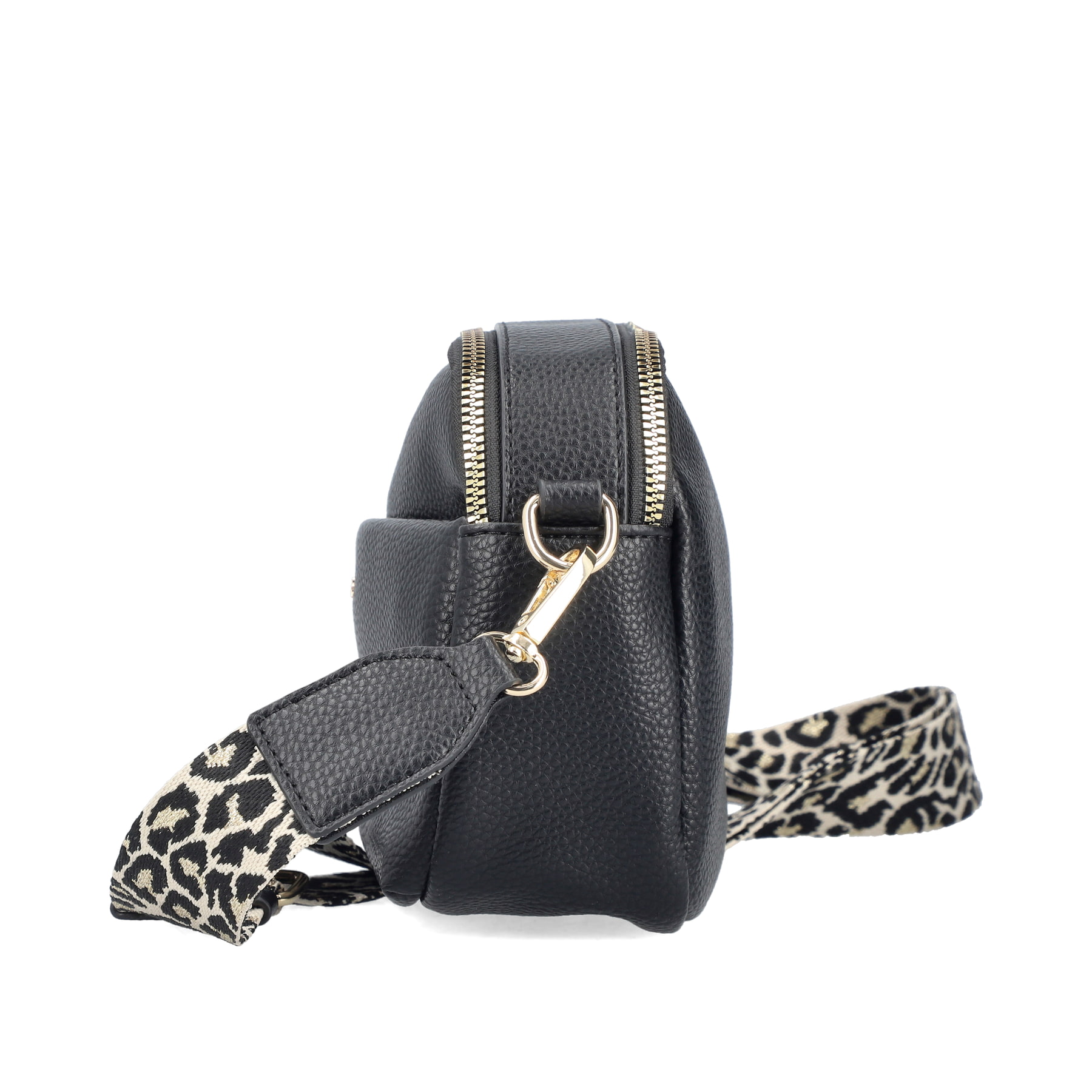 Sac Ã  main Rieker H1029-00 en noir avec fermeture éclair, poche pour téléphone portable et bandoulière amovibles. Porté.