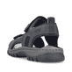 Schwarze Rieker Herren Trekkingsandalen 25055-00 mit einem Klettverschluss. Schuh von hinten.