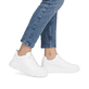 Weiße Rieker Damen Sneaker Low W2301-80 mit einer Gummischnürung. Schuh am Fuß.