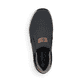 Schwarze Rieker Herren Slipper B3450-00 mit einem Gummizug sowie Extraweite H. Schuh von oben.