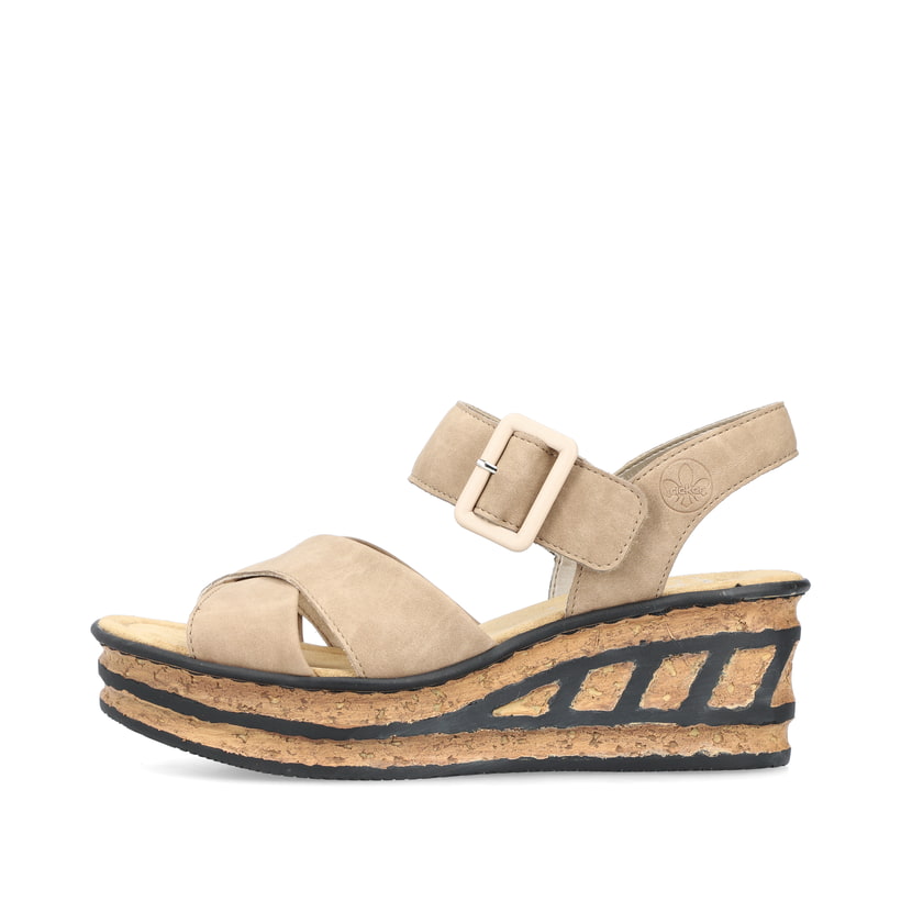 Beige Rieker Keilsandaletten 68163-62 mit trendigen Schnalle. Schuh Außenseite.