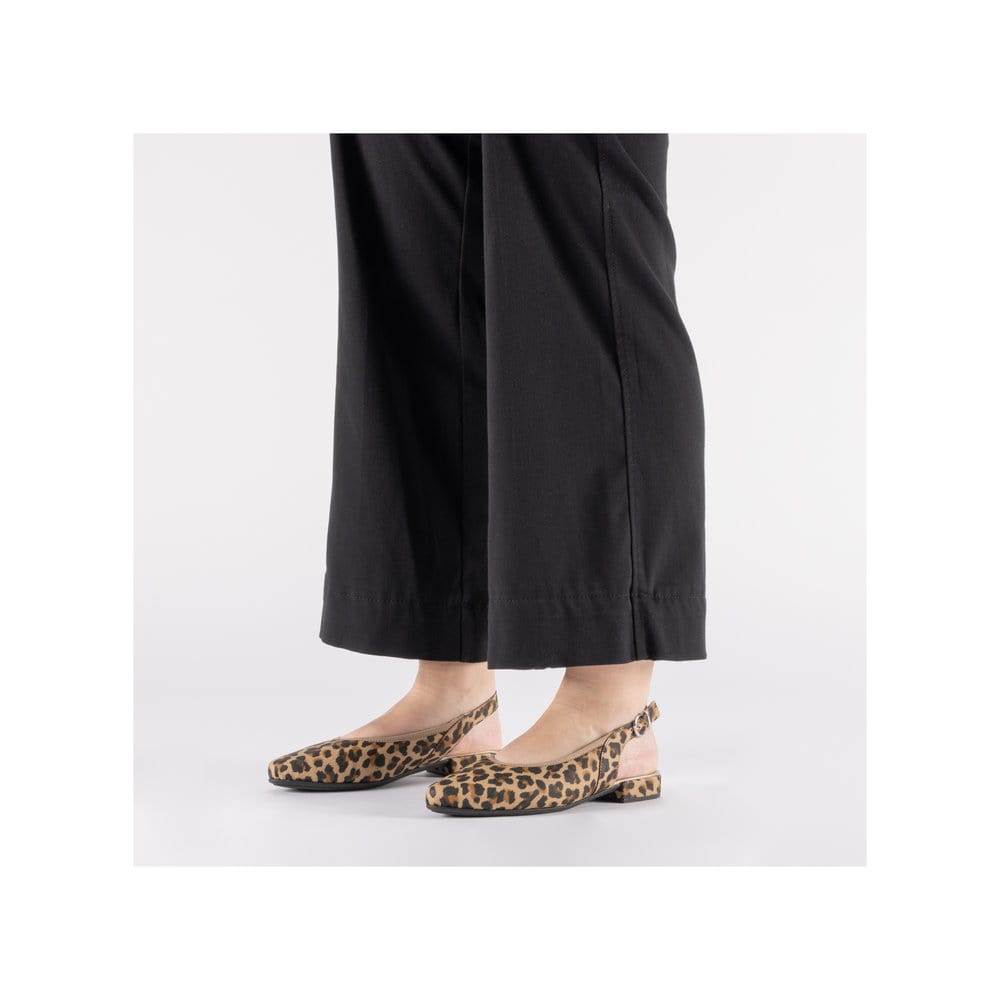 Escarpins Rieker beiges pour femme 43161-90 avec imprimé animal à la mode. Chaussure au pied.