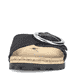 Schwarze Rieker Damen Pantoletten 69880-00 mit Schnalle sowie leichter Sohle. Schuh von vorne.