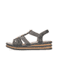 Graue Rieker Keilsandaletten 62949-45 mit Schmuckelementen sowie einem Gummizug. Schuh Außenseite.