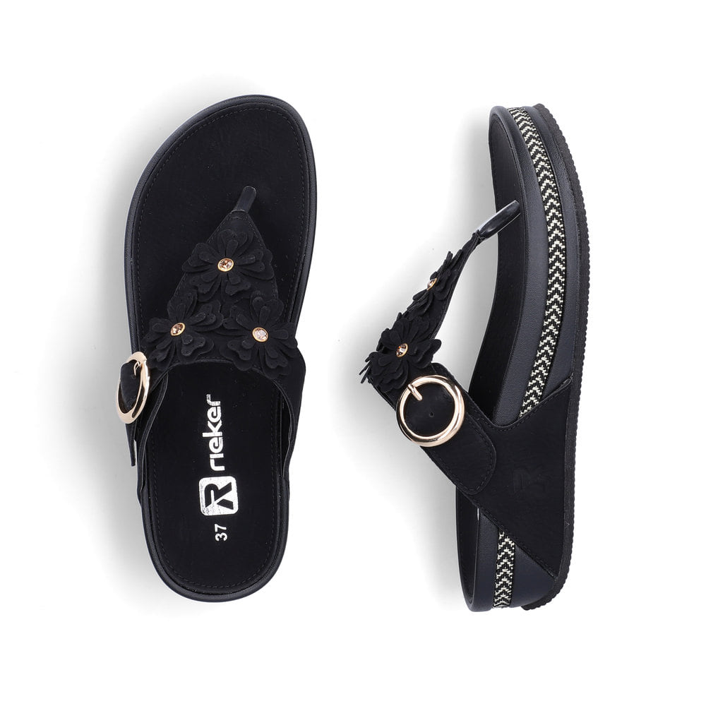 Schwarze vegane Rieker Damen Zehentrenner V1466-00 mit dekorativer Blume. Schuh von oben, liegend.