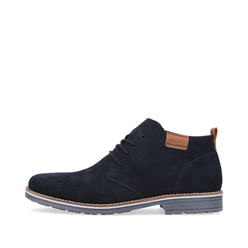 
Marineblaue Rieker Herren Schnürschuhe 33206-14 mit Schnürung sowie einer Profilsohle. Schuh Außenseite