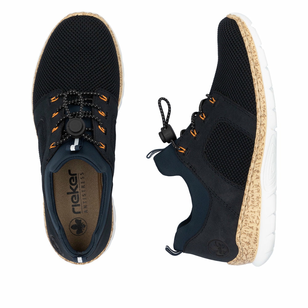 Blaue Rieker Damen Slipper N4290-14 mit einem Gummizug. Schuh von oben, liegend.