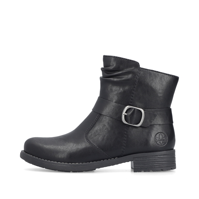 Biker Boots Rieker noires pour femme 79462-00 avec boucle décorative. Côté extérieur de la chaussure.