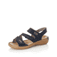 Blaue Rieker Damen Riemchensandalen V27Z0-15 mit einem Klettverschluss. Schuh seitlich schräg.