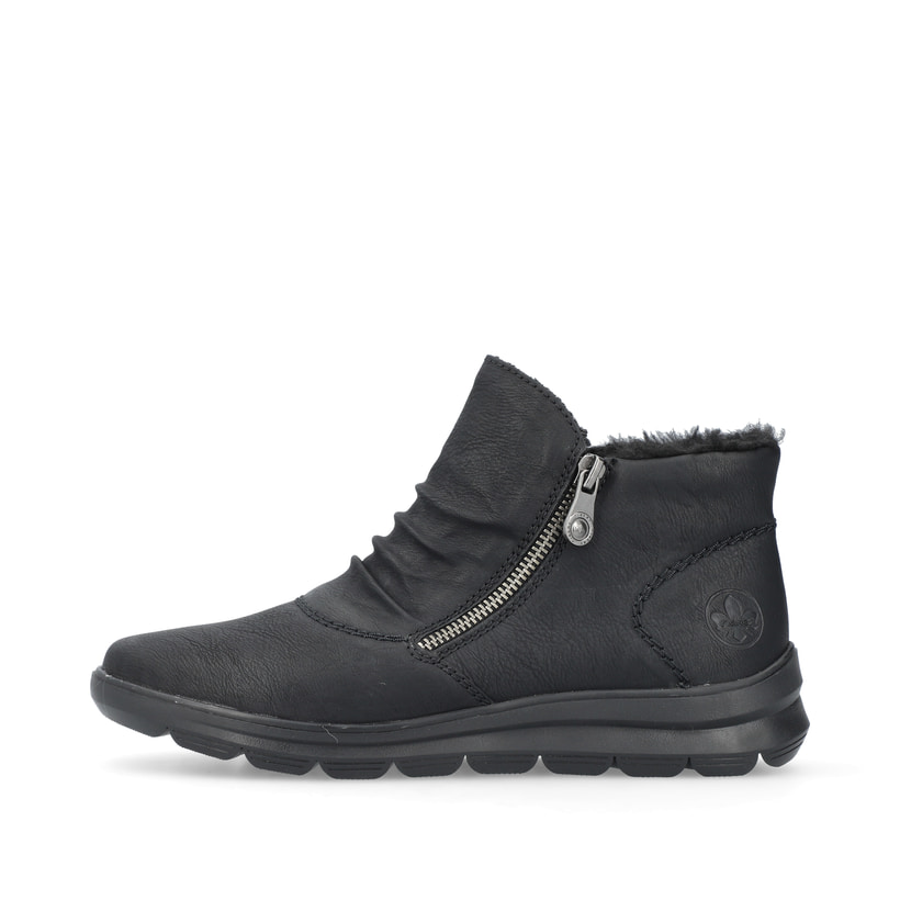
Tiefschwarze Rieker Damen Slipper Z0051-01 mit einer robusten Profilsohle. Schuh Außenseite
