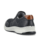 Blaue Rieker Herren Slipper 14363-14 mit einem Gummizug sowie der Extraweite H. Schuh von hinten.