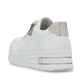 Weiße Rieker Damen Sneaker Low N8100-80 mit modernen Ziernähten. Schuh von hinten.