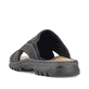 Schwarze Rieker Herren Pantoletten 25093-00 mit Elastikeinsatz sowie Ziernähten. Schuh von hinten.