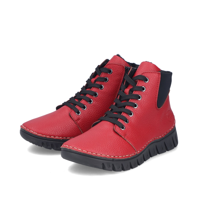 Rot-schwarze Rieker Damen Schnürstiefel 57511-33 mit einem Reißverschluss. Schuhpaar seitlich schräg.