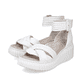 Reinweiße Rieker Keilsandaletten 64159-80 mit einem Klettverschluss. Schuhpaar seitlich schräg.