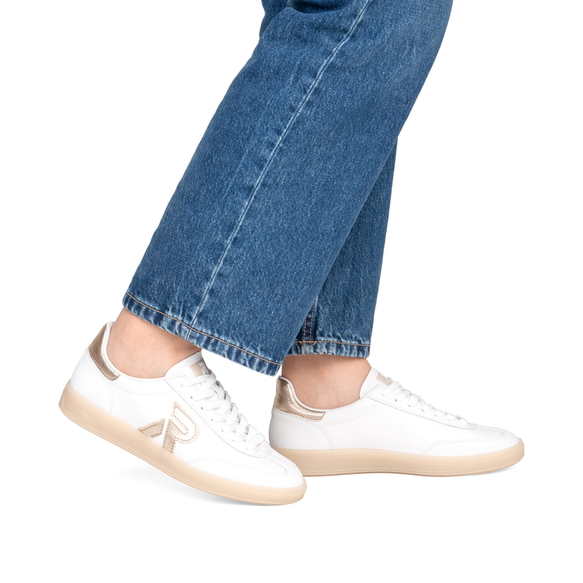 Baskets basses blanches Rieker Sport pour femmes W2200-76. Chaussure au pied.