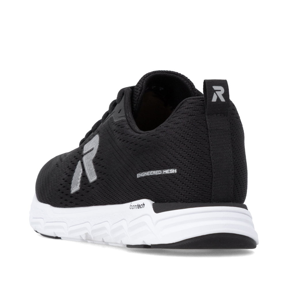 Baskets basses Rieker noires pour femme M9006-00 avec lacets. Chaussure vue de l'arrière.