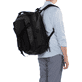 Sac de voyage Rieker H5202-00 noir avec fermeture éclair, bretelle amovible et poche intérieure amovible. Porté.