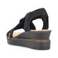 Tiefschwarze Rieker Keilsandaletten V3850-00 mit einem Elastikeinsatz. Schuh von hinten.
