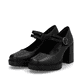 Schwarze Rieker Pumps Y4164-00 mit einer Schnalle sowie der Komfortweite G. Schuhpaar seitlich schräg.