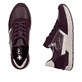Brombeer-beige Rieker Damen Sneaker Low 58902-35 mit einem Reißverschluss. Schuh von oben, liegend.