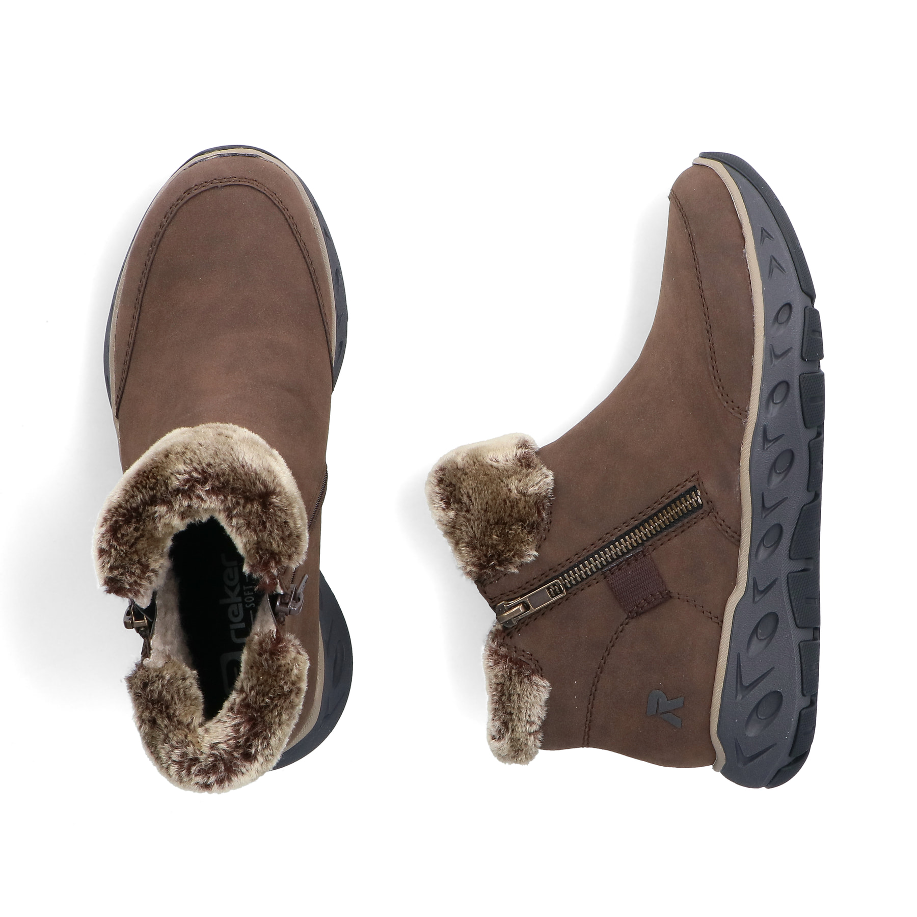 Braune Rieker Damen Kurzstiefel M6560-25 mit Fellkragen sowie Reißverschluss. Schuh von oben, liegend.