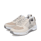 Beige Rieker Damen Sneaker Low 53101-60 mit Reißverschluss sowie Extraweite H. Schuhpaar seitlich schräg.
