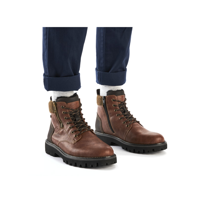 Bottes à lacets Rieker marron pour homme 30410-24 avec membrane RiekerTEX. Chaussure au pied.