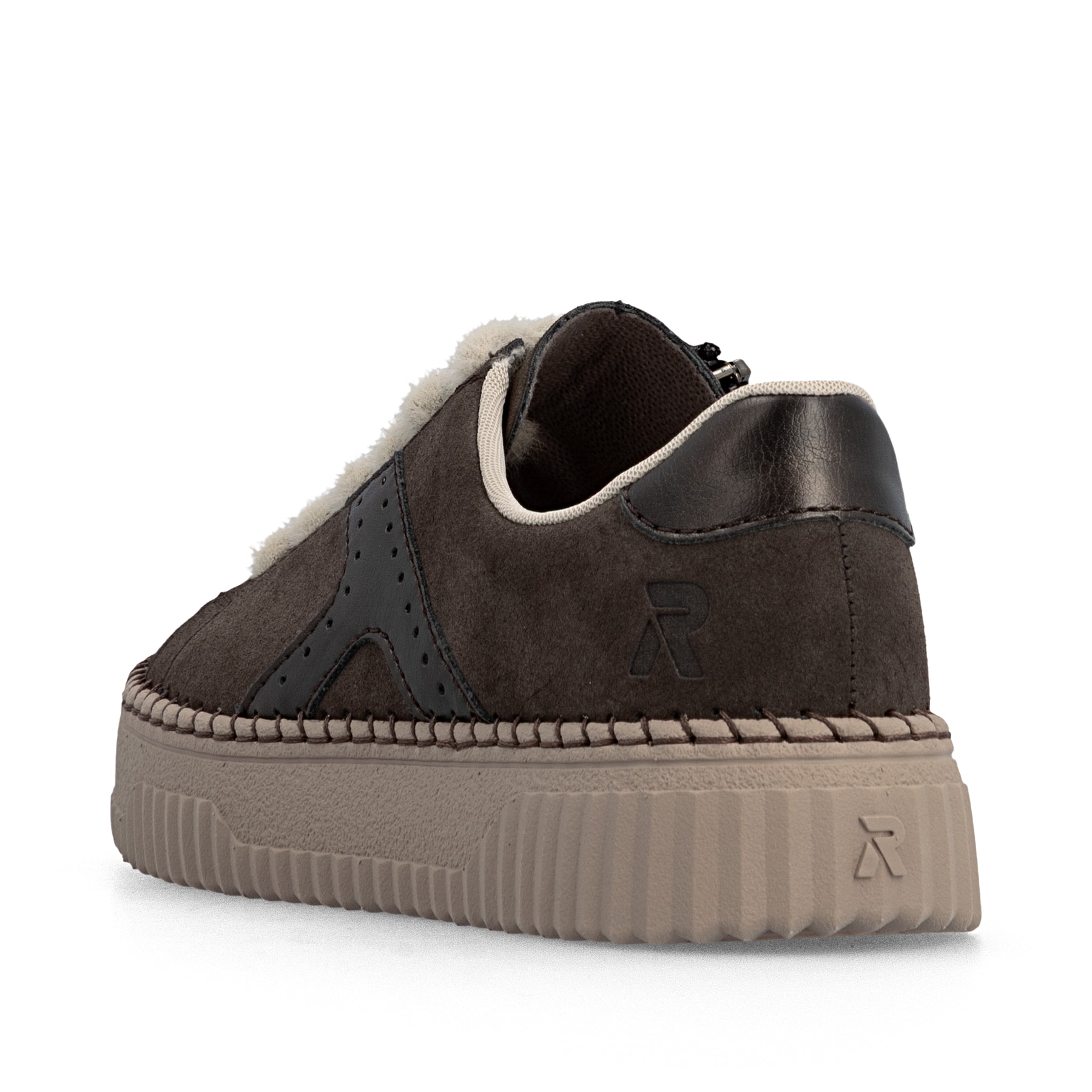 Braun-beige Rieker Damen Sneaker Low N9920-25 mit flauschigen Schnürsenkeln. Schuh von hinten.