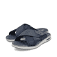 Blaue Rieker Herren Pantoletten 29083-14 mit Rieker Air Sohlenfenster. Schuhpaar seitlich schräg.