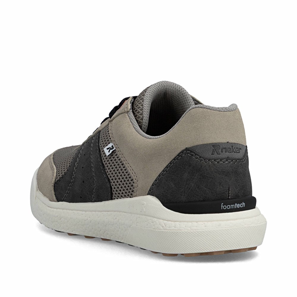 Beige Rieker Herren Sneaker Low U1150-64 mit Schnürung sowie der Komfortweite G. Schuh von hinten.
