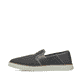 Graue Rieker Herren Slipper B2267-45 mit einem Gummizug sowie Komfortweite G 1/2. Schuh Außenseite.