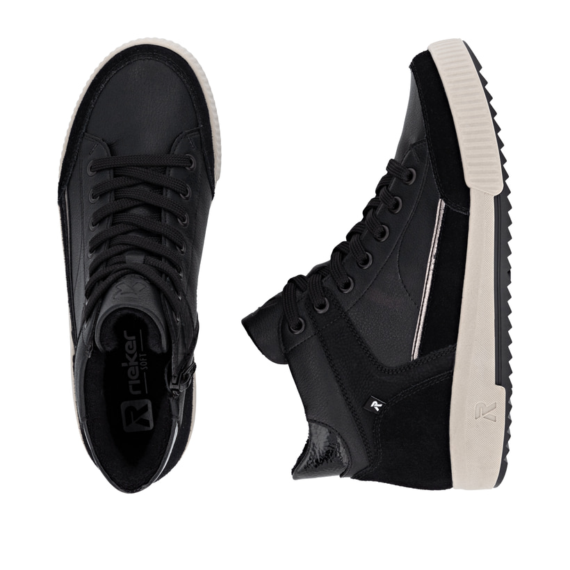 Schwarze Rieker Damen Sneaker High W0171-00 aus Glattleder mit Reißverschluss. Schuh von oben, liegend.
