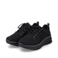 Schwarze Rieker Damen Sneaker Low 48022-00 mit flexibler Sohle sowie Schnürung. Schuhpaar seitlich schräg.