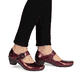 Escarpins Rieker rouges pour femme 41756-33 avec boucle. Chaussure au pied.