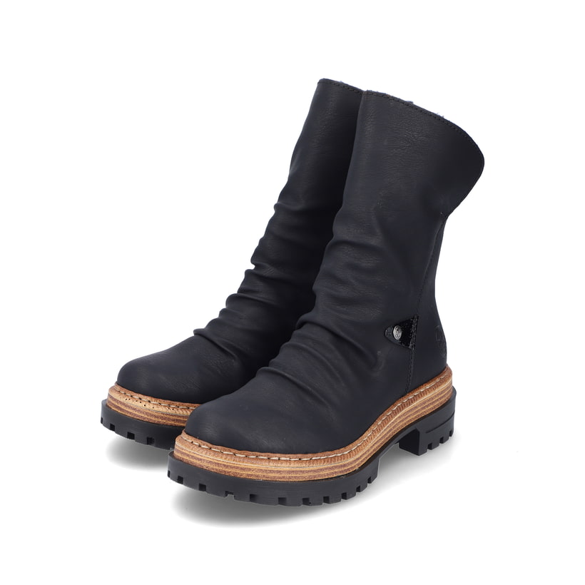 Asphaltschwarze Rieker Damen Kurzstiefel 75650-00 mit einer schockabsorbierenden Sohle. Schuhpaar schräg.