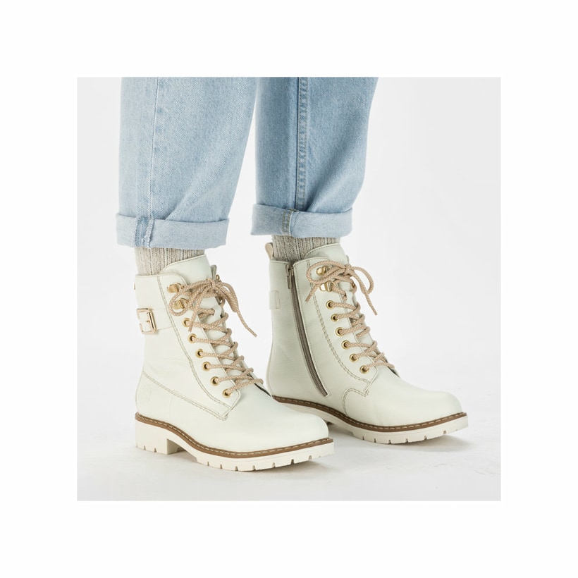 
Reinweiße Rieker Damen Schnürstiefel Y9126-80 mit Schnürung und Reißverschluss. Schuh am Fuß