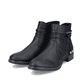 
Tiefschwarze Rieker Damen Stiefeletten 73488-00 mit Reißverschluss sowie Blockabsatz. Schuhpaar schräg.
