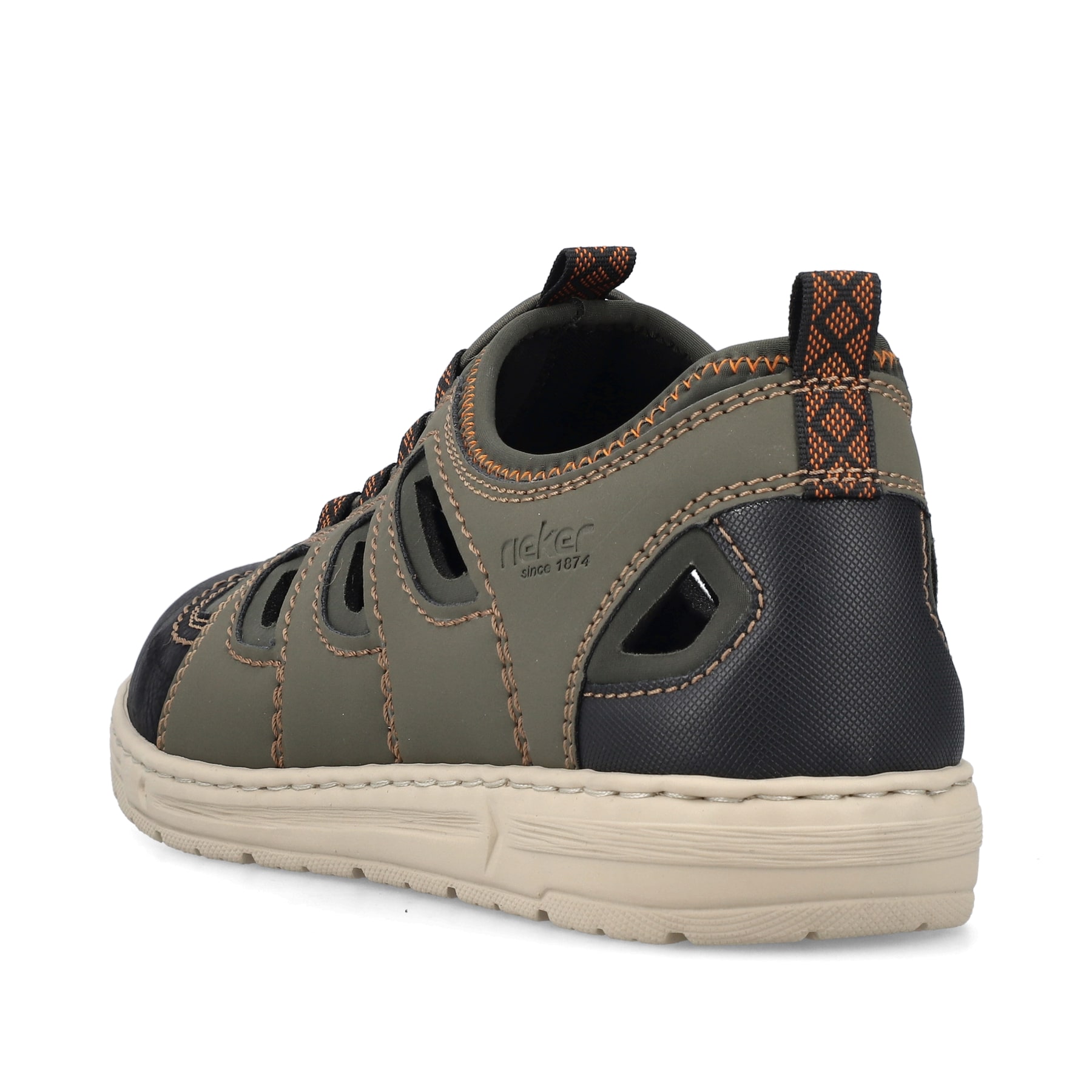 Grüne Rieker Herren Slipper 08665-54 mit Gummischnürung sowie Ziernähten. Schuh von hinten.