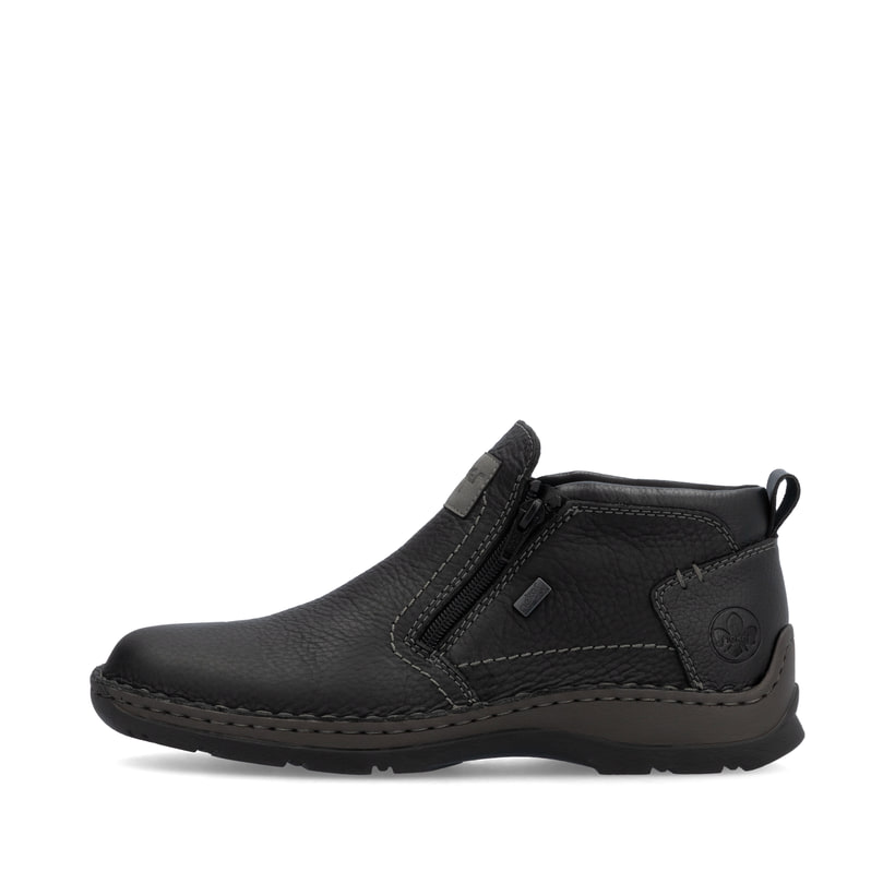 
Asphaltschwarze Rieker Herren Kurzstiefel 05357-00 mit einer leichten Sohle. Schuh Außenseite