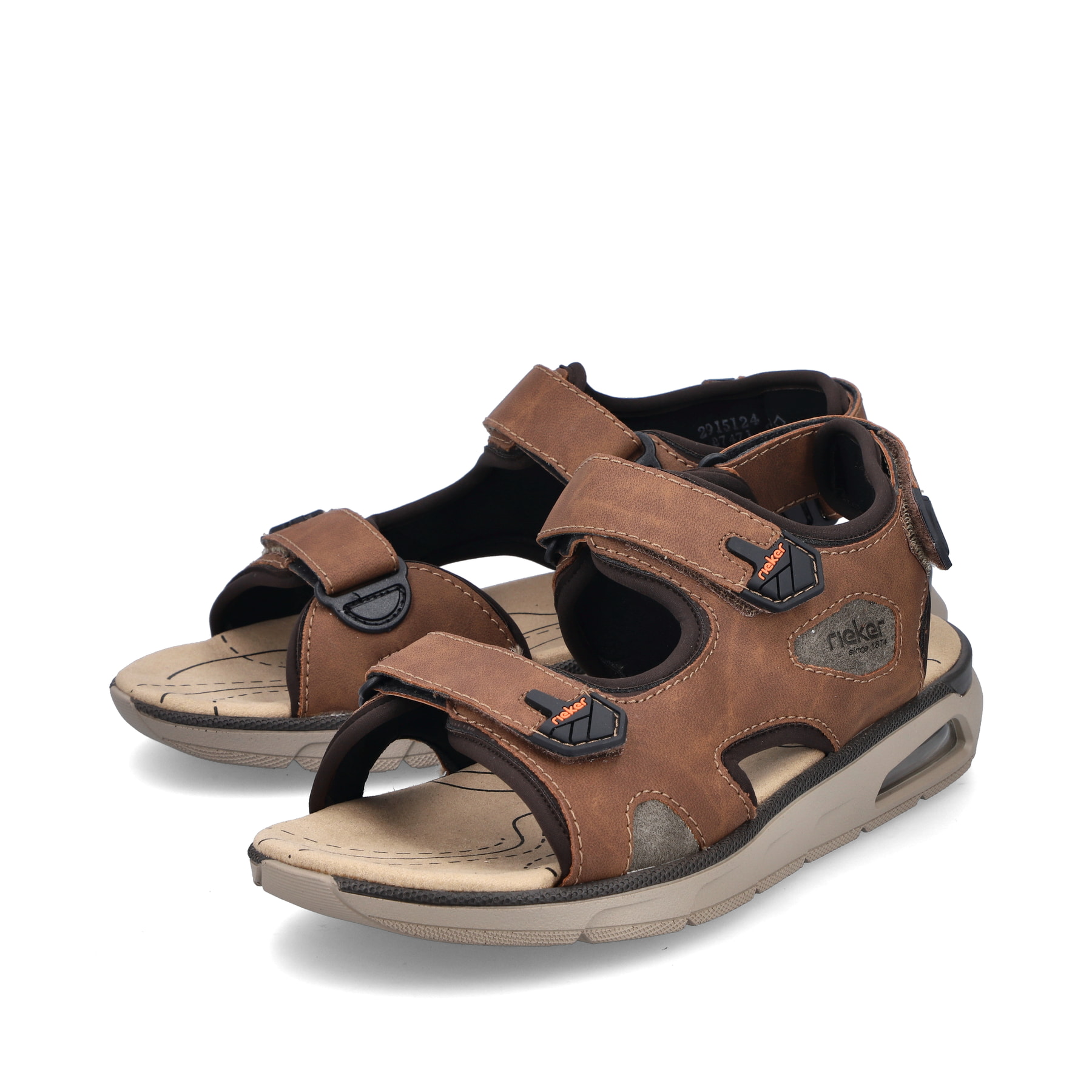Braune Rieker Herren Trekkingsandalen 29151-24 mit Rieker Air Sohlenfenster. Schuhpaar seitlich schräg.
