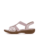 Pastellrosane Rieker Damen Riemchensandalen 60801-30 mit einem Elastikeinsatz. Schuh Außenseite.