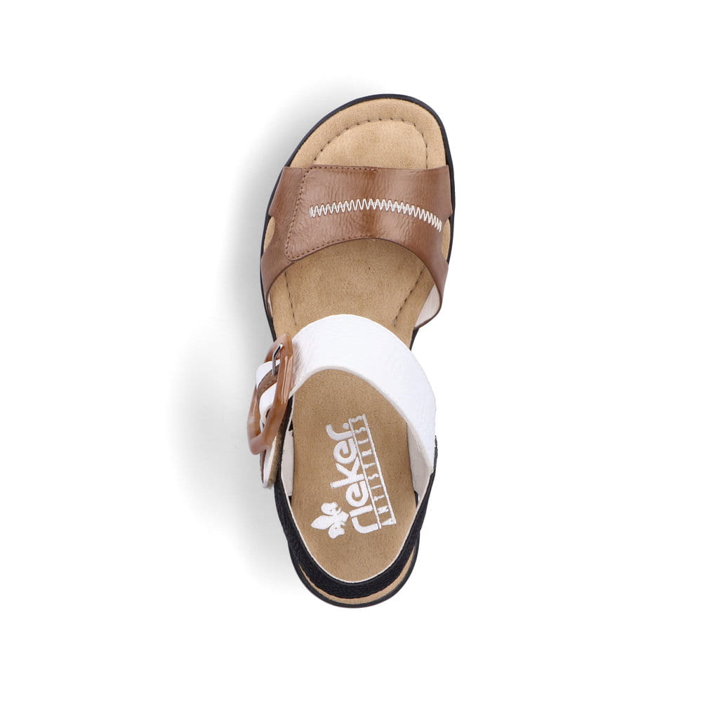 Beige Rieker Keilsandaletten 68176-64 mit trendigen Schnalle. Schuh von oben.