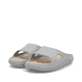 Graue Rieker Herren Pantoletten U3350-40 mit ultraleichter und flexibler Sohle. Schuhpaar seitlich schräg.